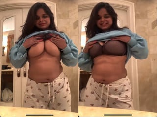 Horny desi amateur girl playing with boobs