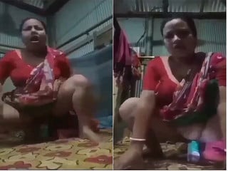 Indian Villager Fucks Herself With A Dirty Bottle
