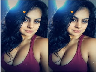 Pakistani porn: Girl showing breasts