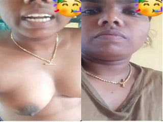 Indian amateur girl flashing her tits to strangers.