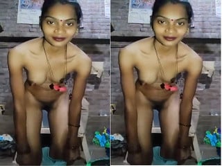Indian bhabhi strips to show off her juicy pussy and big breasts.