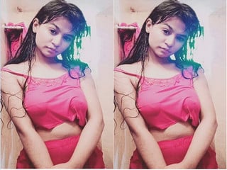 Indian desi girl exposing her breasts online.