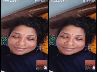 Amateur desi girl showing off in call