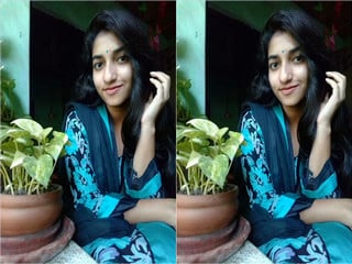 Cute desi girl exposes her juicy indian breasts again