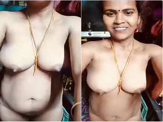 Bhabhi reveals naked form in explicit desi scene