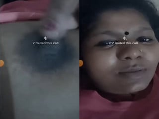 Mallu bhabhi giving a private boob show for webcam sex fun