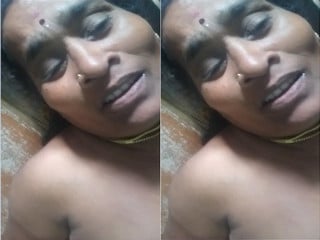 Desi randi gets paid for a hardcore blowjob session