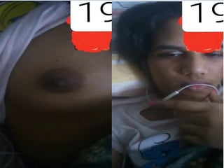 Indian amateur girl flashing her tits to strangers.