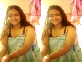 Amateur desi girl in a kissy video with naked parts shown off
