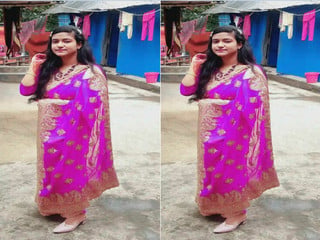 Indian desi girl in full nudity revealing parts while giving a kiss