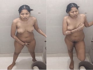Bathing desi wife porn