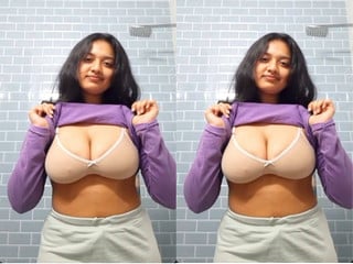 Nude desi girl rides and gets sexy on camera