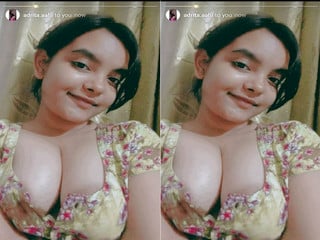 Indian desi girl exposing her breasts online.