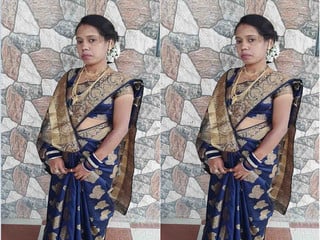 Amateur desi girl strips to show her nude body in porn.