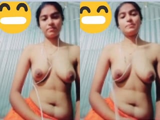 Boobs of desi girl on display for porn