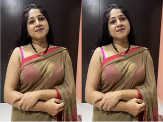 Amateur desi chick sucking off her hubbie then getting nailed