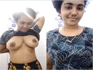Indian mallu chick flashing breasts