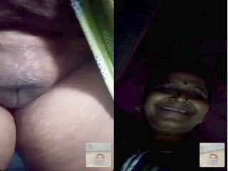 Amateur indian wife exposing her pussy for sex