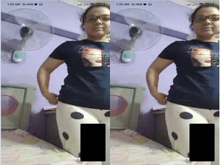 Part 2 of desi girl exposing her tight ass and wet pussy