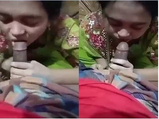 Amateur desi sucks hard dick in sex video