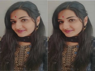 Amateur desi chick gets down on herself with a big dildo, showing off every inch of skin as she rides it rough