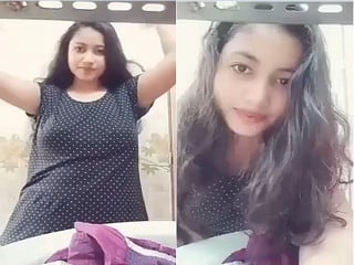 Sexy desi model showing off Pussy