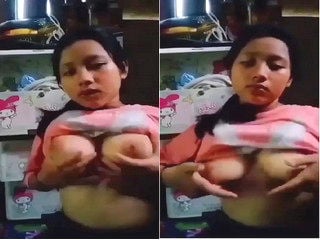 Booby desi chick playing solo