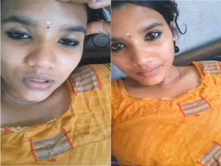 Mallu girl strips and reveals her shaved pussy in this hot clip