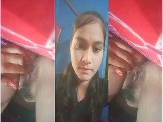 Amateur desi girl flashing pussy