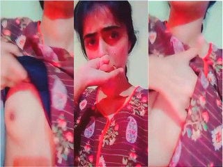 Indian desi girl exposing her breasts online.