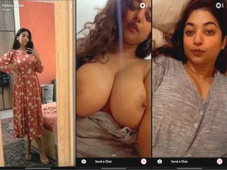 Sexy desi porn: Indian girl flashing breasts