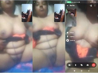 Amateur indian woman fingering