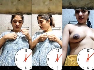 Bhabhi gives a hot desi sex show online