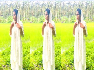 Cute desi indian girl in bath