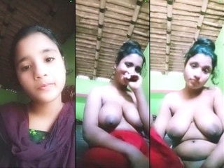 Sexy desi girl exposing her big boobs in a VC call