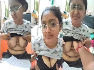 Mallu bhabhi reveals desi pussy in indian porn