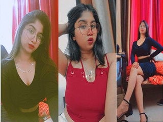Sexy desi porn: Indian girl flashing breasts