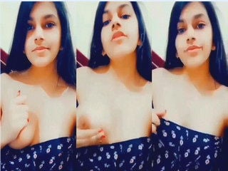 Sexy desi porn: Girl flashing boobies