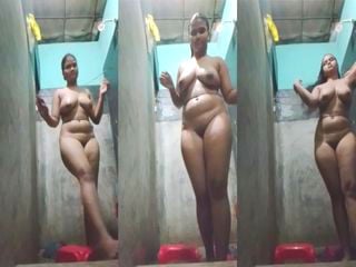 Indian girl's hot shower