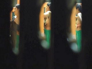 Bhabhi breasts vid grab - dirty indian milfs