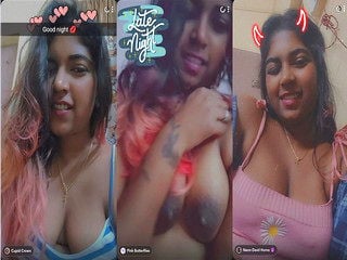 Booby desi babe exposing herself for you