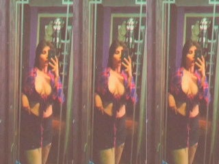 Booby desi babe exposing herself for you