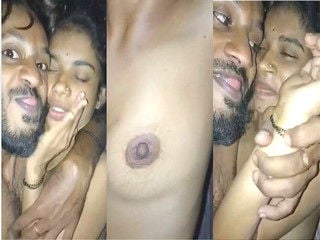 Mallu chick shyly romances before banging with boyfriend