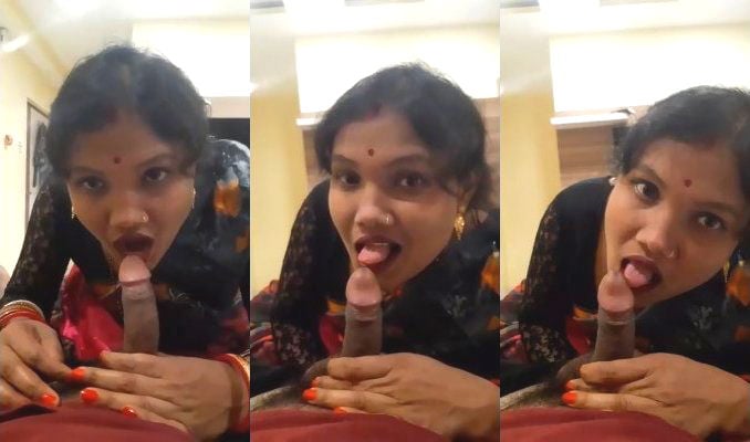 Blowjob from sexy desi wife