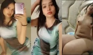 Sexy desi girl reveals her naked form for indian sex
