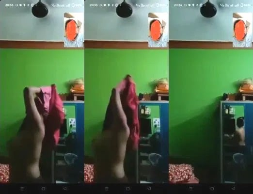 Indian chick flashing her perfect tits