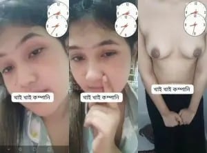 Indian chick stripping and flashing tetas
