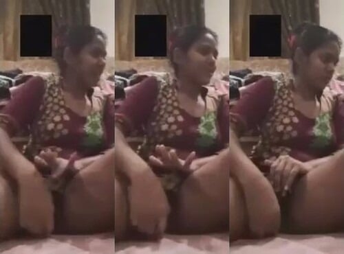 Indian girl finger herself