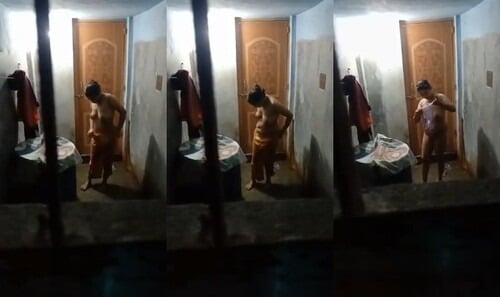 Cute desi girl in a naked video clip