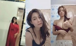 Sexy desi porn: Indian girl flashing breasts